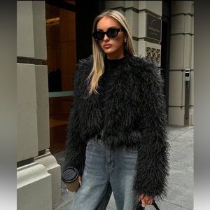 Luxury Vintage-Style Faux Fur Jacket – black Plush Statement Coat